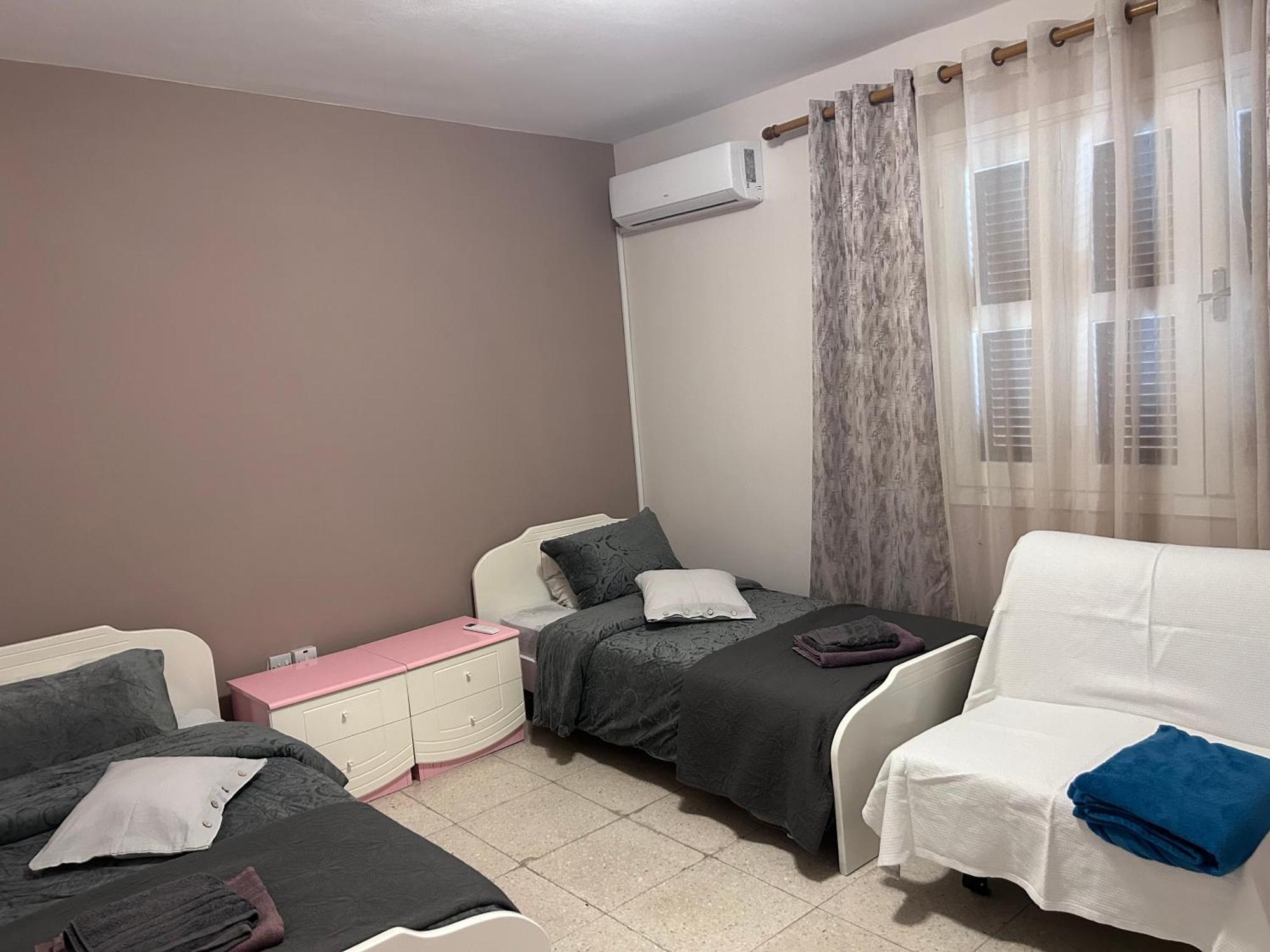 Ptolemaidos Cosy Family Apartment Larnaca Eksteriør billede
